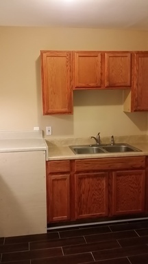 1 bed, 1 bath, 604 sqft, $750, Unit 2