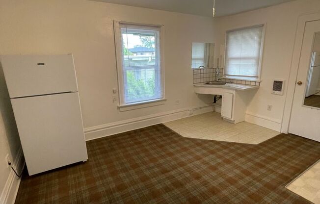 590 W 12th