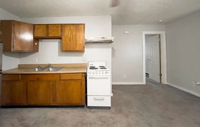 1 bed, 1 bath, 450 sqft, $575, Unit Apt. 5