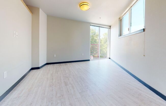 Studio, 1 bath, 295 sqft, $1,146, Unit 304