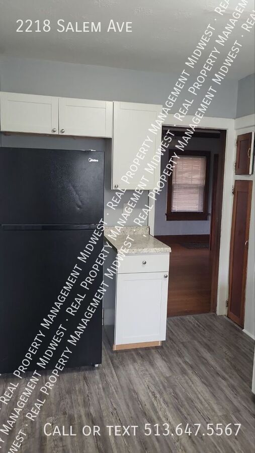 2218 SALEM AVE
