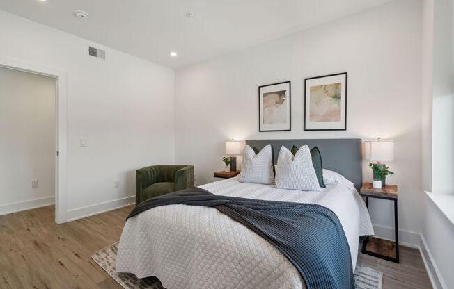 2 beds, 2 baths, 1,000 sqft, $1,795, Unit 203
