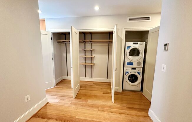 1 bed, 1 bath, $2,725, Unit 205