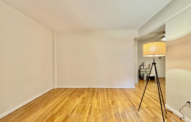 Studio, 1 bath, $2,000, Unit 3U