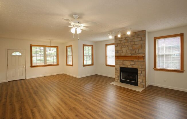 2 beds, 2 baths, 1,650 sqft, $2,135