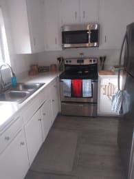 3 beds, 2 baths, 1,300 sqft, $3,195