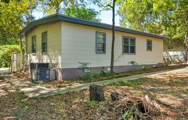 3 beds, 1 bath, $1,300