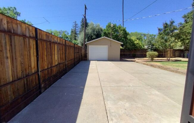 1412 Del Mar Avenue, Modesto