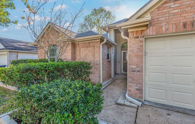 Gorgeous 3 Bedroom 2 Bathroom Home!