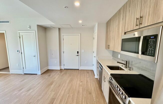 Studio, 1 bath, $2,700, Unit 329