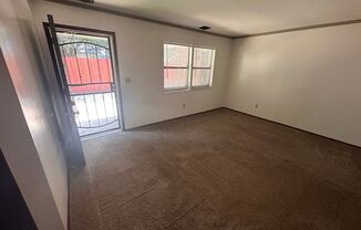 $850 - 2 bed 1 bath - Duplex