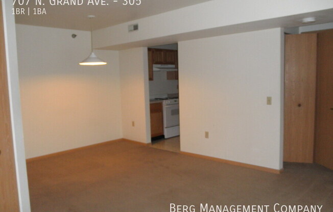 707 N Grand Ave