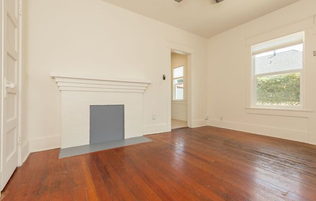 Charming 1 Bed/1 Bath w/ Large Fenced Yard and Vintage Character in Barrio Logan!