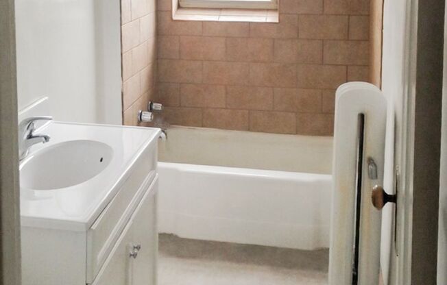 1 bed, 1 bath, 670 sqft, $1,875, Unit 1920-3