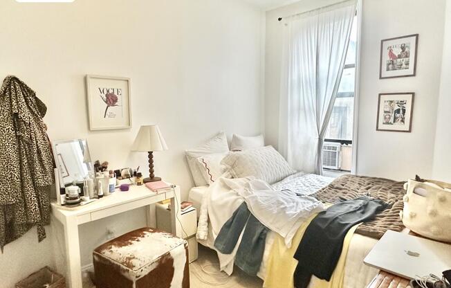 215 E 4 ST