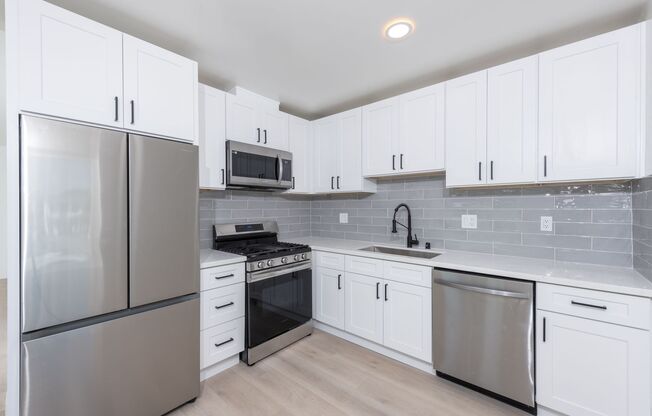 2 WEEKS FREE !!!!!! Beautifully Renovated 2 Bed 1 Bath in North Park!