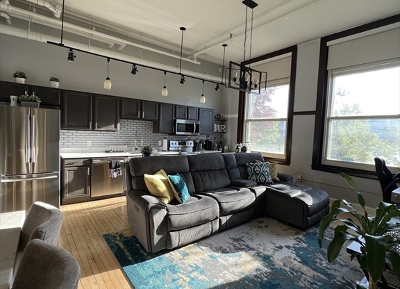 948 Main St Unit 303