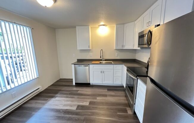 2 beds, 1 bath, $1,500, Unit #06