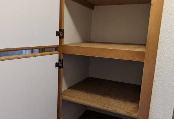 1 bed, 1 bath, 650 sqft, $1,225, Unit 4048