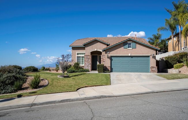 Beautiful 2-Story 4-Bedroom Home in East Highlands Ranch HOA!