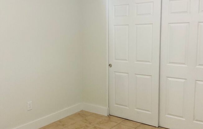 2243-2247 South St Tri-Plex
