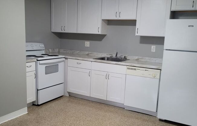 3 beds, 1 bath, 890 sqft, $1,700, Unit 505 H2