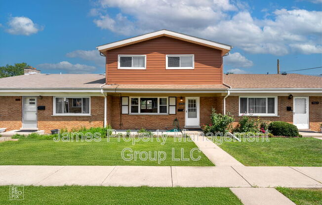 9063 N CLIFTON