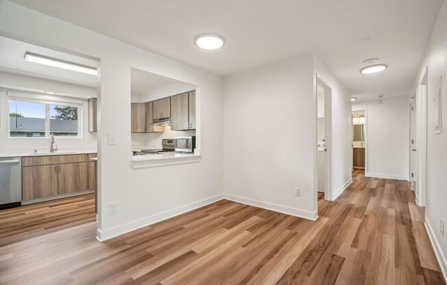 3 beds, 2 baths, 1,261 sqft, $2,249, Unit I-48