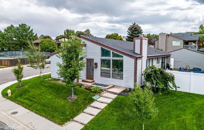 Wonderful Single-Family Home in The Highland Area