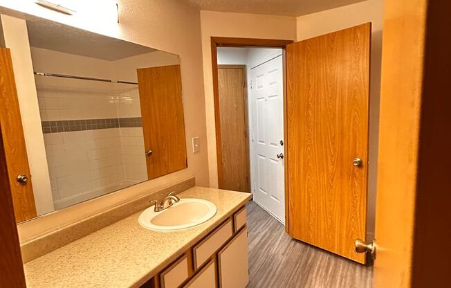 1 bed, 1 bath, 660 sqft, $1,250, Unit W - 043