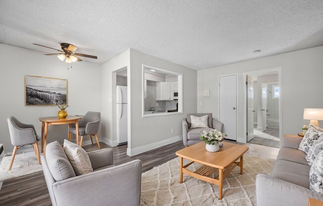 2 beds, 1 bath, 737 sqft, $1,375