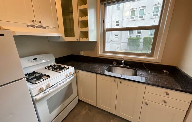 1 bed, 1 bath, 440 sqft, $1,595, Unit 108