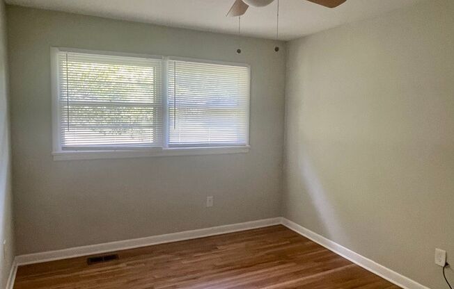 3 beds, 1 bath, $2,300