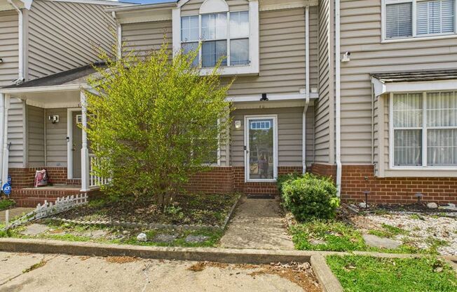 Beautiful 2 Bedroom 2.5 Bathroom Townhome Located in Hampton VA