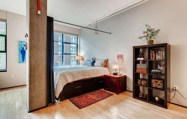 Elizabeth Lofts - FURNISHED Pearl District studio condo w/parking/concierge/most utilities