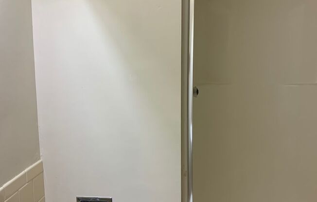 Studio, 1 bath, $750, Unit 373