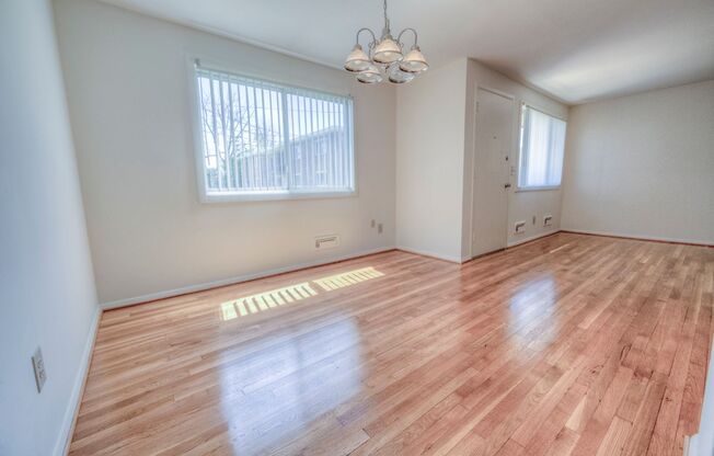 2 beds, 1 bath, 800 sqft, $1,450, Unit 2709-1C