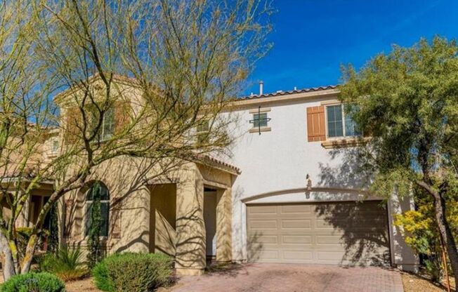 Mountains Edge home with full bedroom and bathroom downstairs