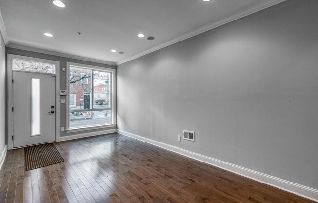 Stunning 3-Bedroom Townhouse With Rooftop Deck and Finished Basement In Port Richmond! Available NOW!