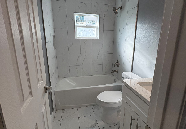 4744 W DR