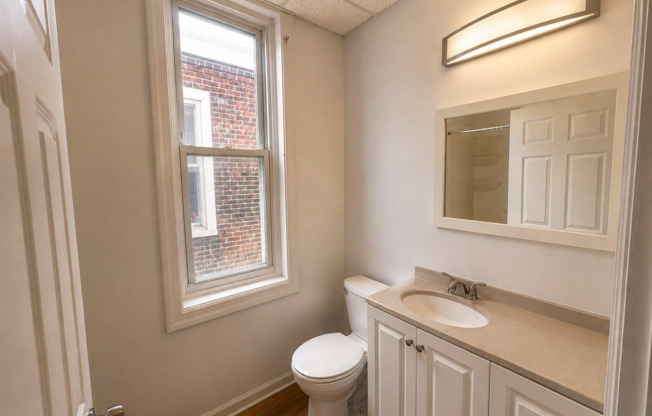 3 beds, 1 bath, $1,250, Unit #3