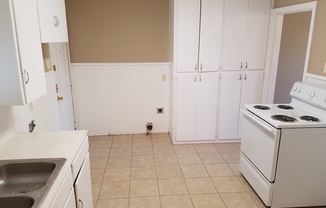 3 beds, 2 baths, $1,000