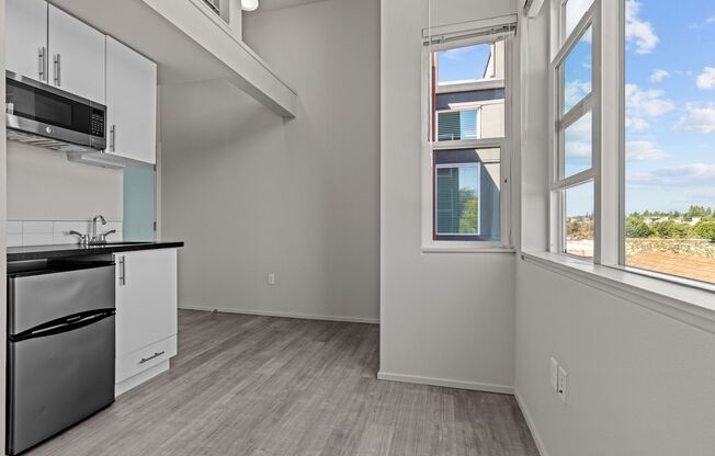 Studio, 1 bath, 157 sqft, $1,245