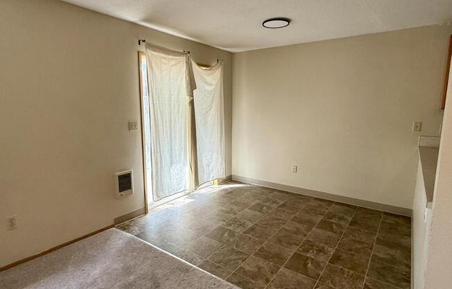 3 beds, 2 baths, 1,513 sqft, $2,200