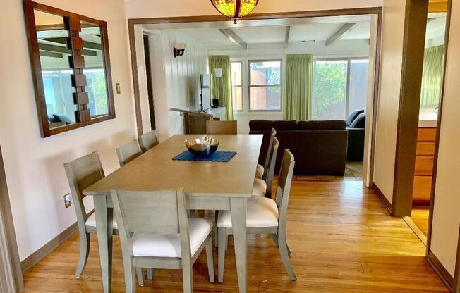 Beautiful Fully Furnished House in Belmont Shore