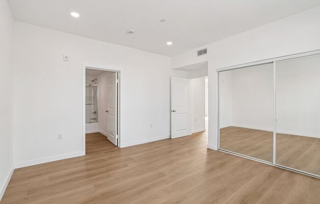 2 beds, 2 baths, $2,475, Unit 503