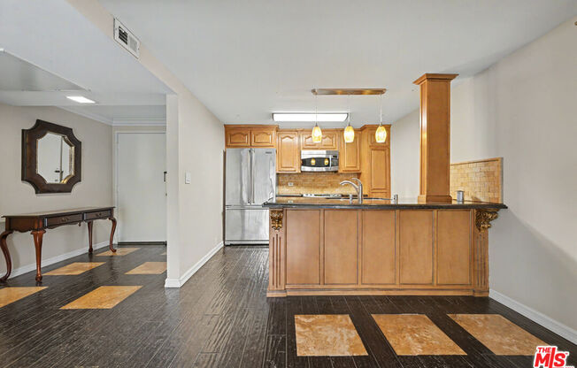 2 beds, 2 baths, 1,088 sqft, $4,800, Unit 510