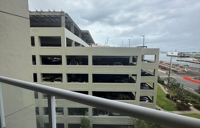 2 beds, 1 bath, $2,700, Unit UNIT 603