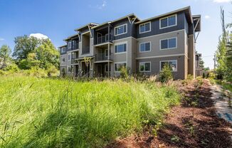 Live where you love at Edgewater Apartments