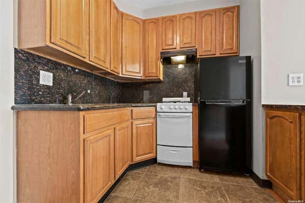 Studio, 1 bath, 575 sqft, $1,700, Unit 1RF